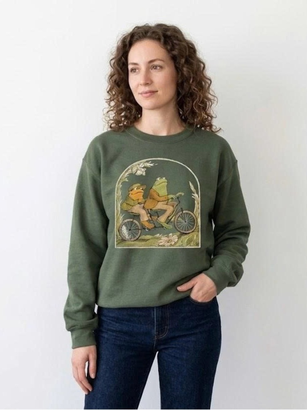 Vintage Frog and Toad Tandem Bicycle Sweatshirt Cottagecore Green Crewneck - Picture 2 of 6